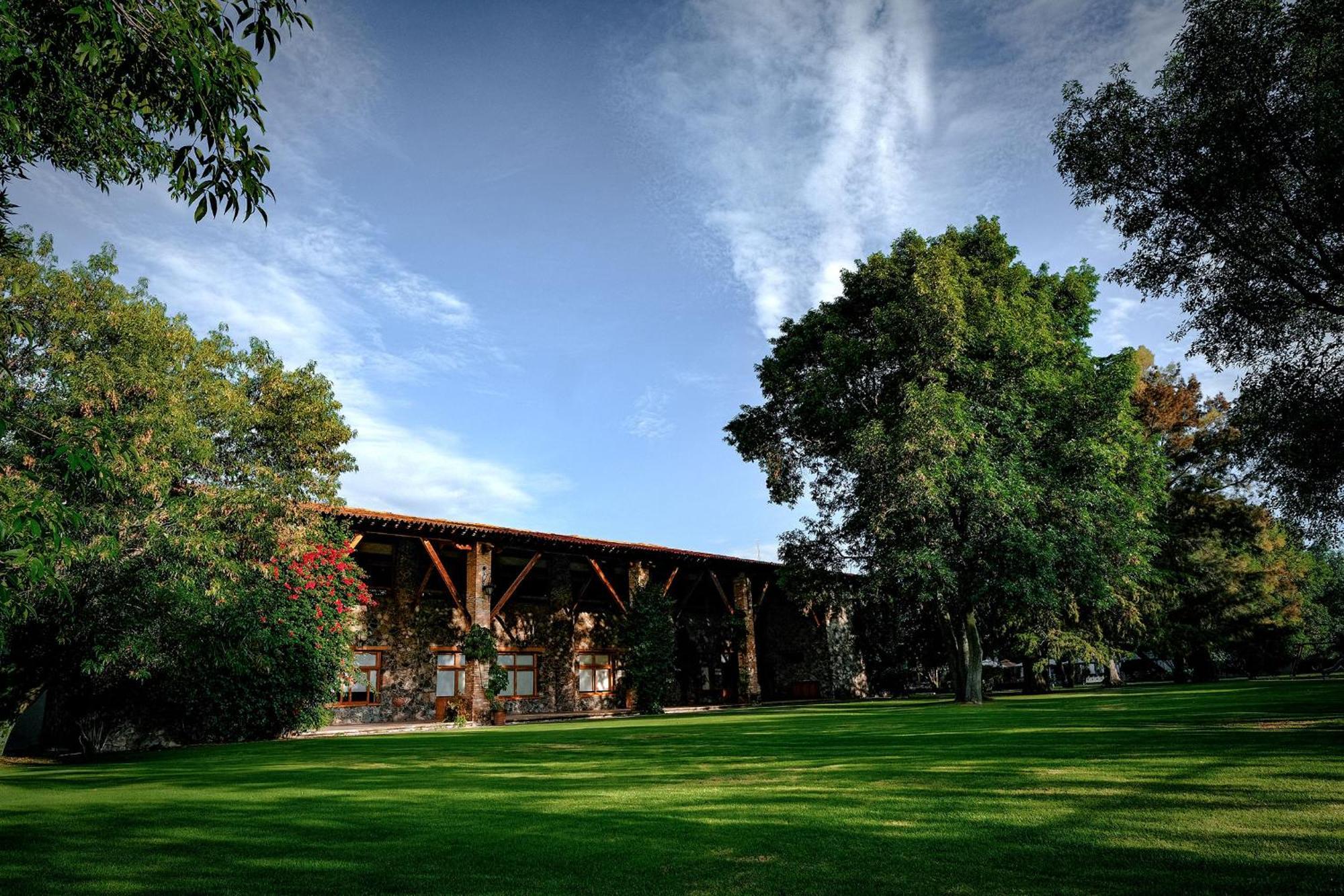 Hotel Hacienda Cantalagua Golf Contepec ภายนอก รูปภาพ