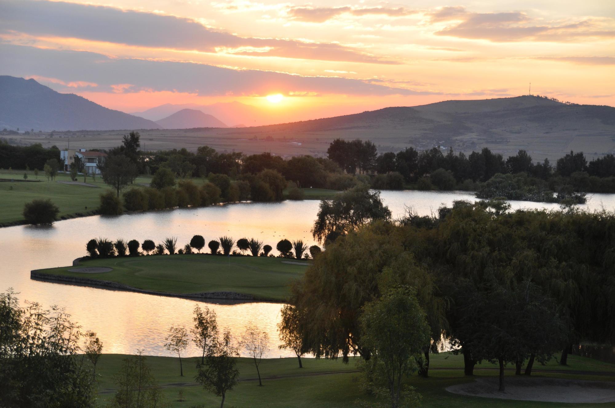 Hotel Hacienda Cantalagua Golf Contepec ภายนอก รูปภาพ