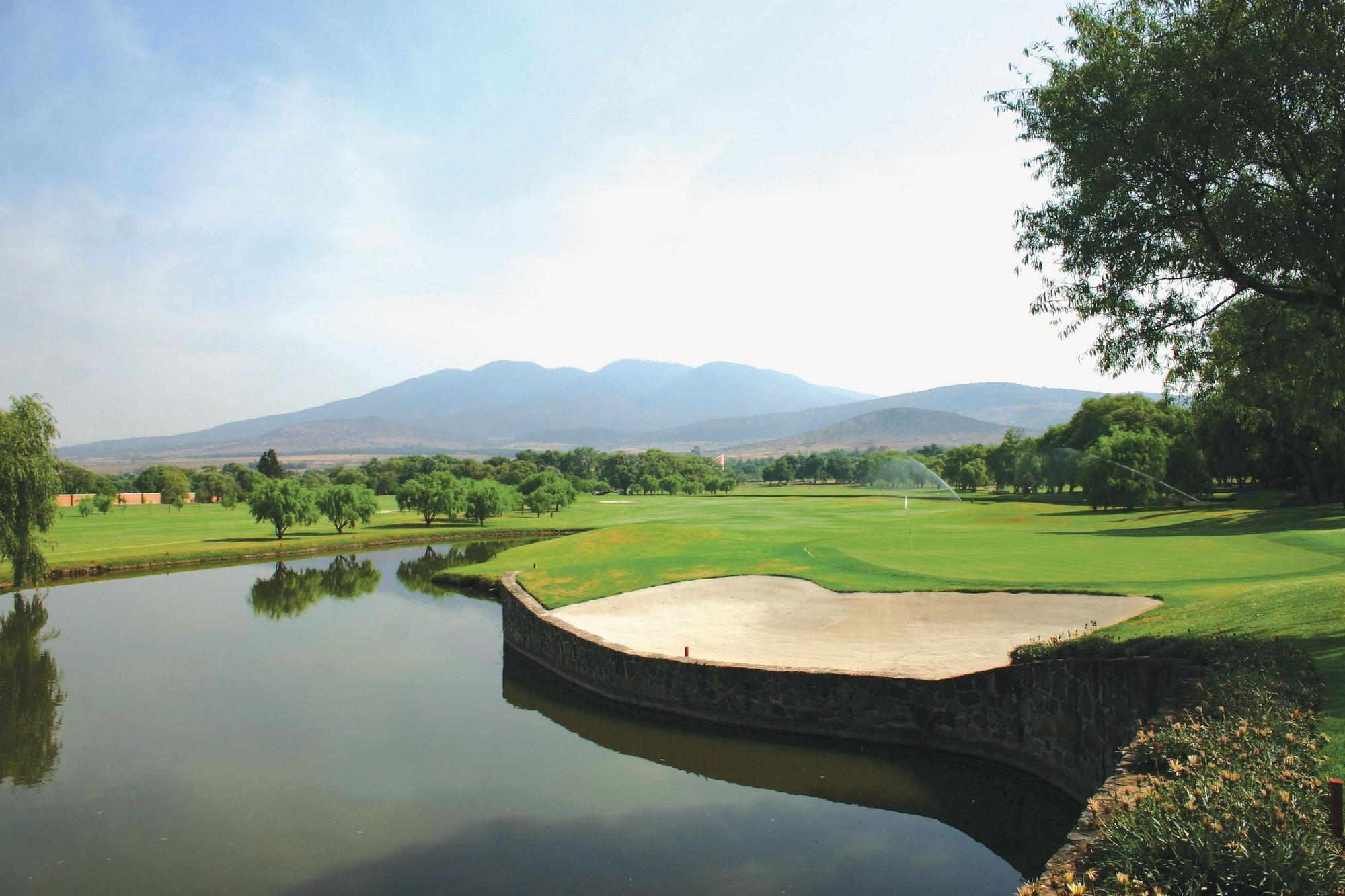 Hotel Hacienda Cantalagua Golf Contepec ภายนอก รูปภาพ